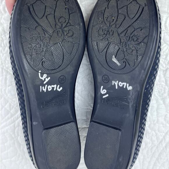 Dansko Women 36 (US 6-6.5) Black Textured Suede Slip On Summer Loafer Shoe - Picture 3 of 9